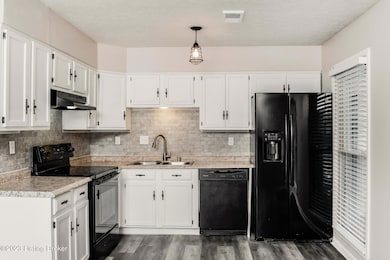 021-photo-kitchen-12592255