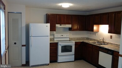 12520 Laurel Grove Place, Germantown, MD 20874 - photo 4