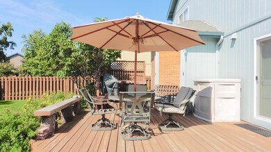 Expansive rear deck