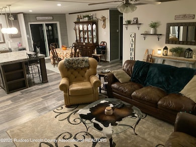 Living Room/Dining