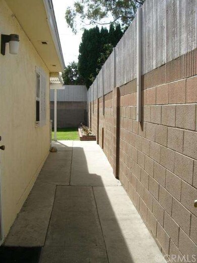 Raised fence on all sides---very private.