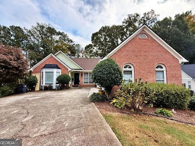 413 Flint Hill Ct, Lawrenceville, GA 30044 - photo 2