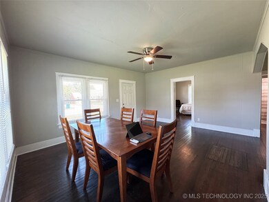929 E Walnut St, Cushing, OK 74023 - photo 6