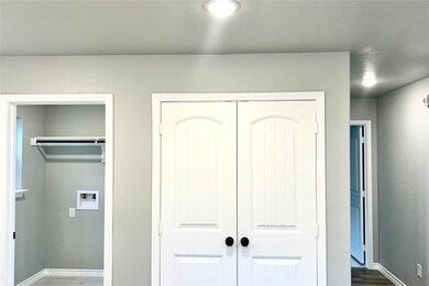 406 Royal St, Cleburne, TX 76031 - photo 4