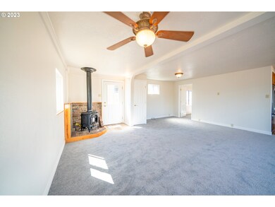 106 E 3rd St, Rainier, OR 97048 - photo 3