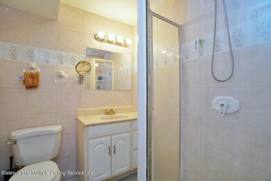 48 E Reading Ave, Staten Island, NY 10308 - photo 5