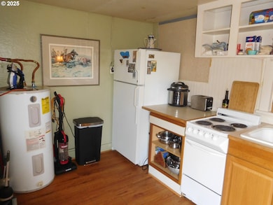 315 W Washington St, Athena, OR 97813 - photo 5