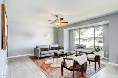 929 E Cavalier Dr Phoenix AZ-large-002-2