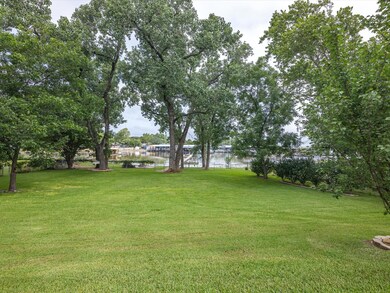 11305 Eustace Dr, Azle, TX 76020 - photo 4