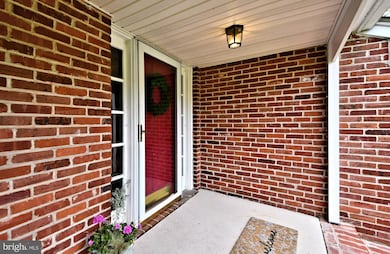 81 S Forge Manor Dr, Phoenixville, PA 19460 - photo 4