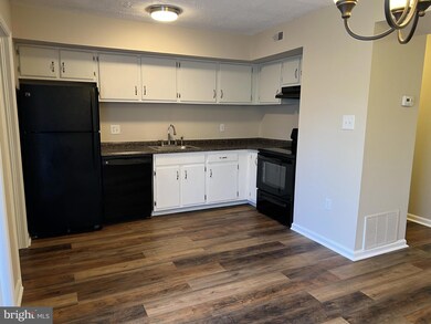 6451 Union Ct, Glen Burnie, MD 21061 - photo 3