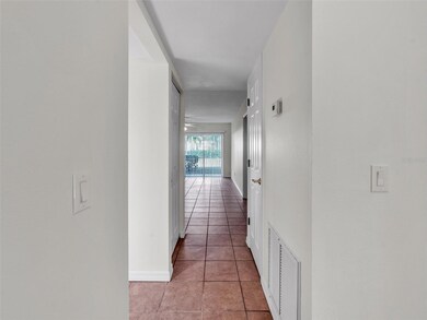 4507 S Oak Dr unit 51, Tampa, FL 33611 - photo 5