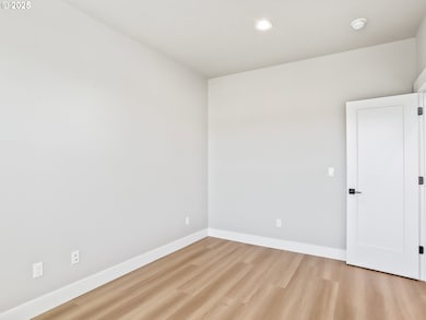 18865 Crooked River St unit 42, Sandy, OR 97055 - photo 2