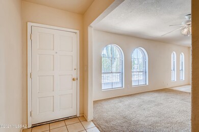 375105778-05 Foyer
