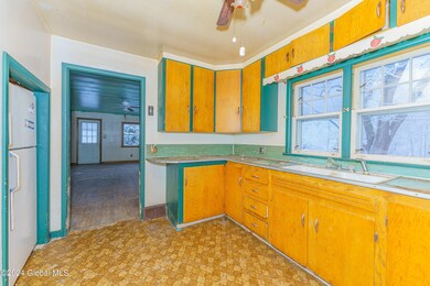 2 Kitchen 3