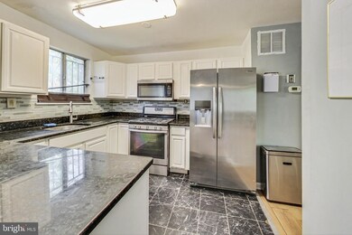 918 Booker Dr, Capitol Heights, MD 20743 - photo 5