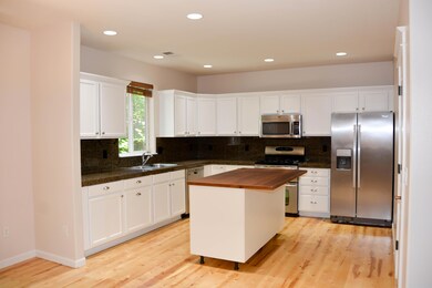 61131KeplerSt_Kitchen1