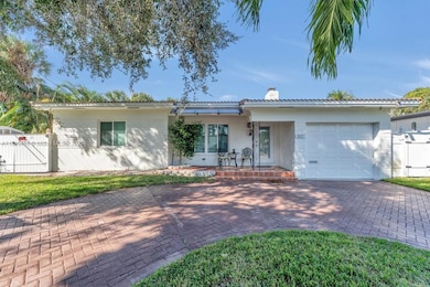 801 NE 19th Terrace, Fort Lauderdale, FL 33304 - photo 2