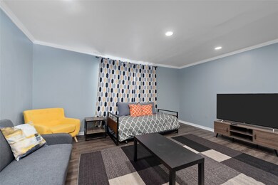 3611 Graustark St unit 3, Houston, TX 77006 - photo 4