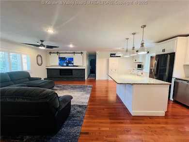 202 Brent Cir, Ripley, WV 25271 - photo 5