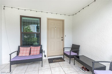 WELCOME HOME
SCREENED FRONT ENTRANCE