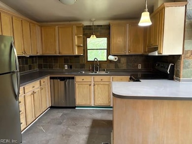 975 Burchs Mill Rd, Urbanna, VA 23175 - photo 5