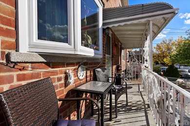 1012 Vincent Ave, Bronx, NY 10465 - photo 5