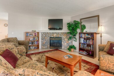 107 Walnut Ave SW unit 9, Orting, WA 98360 - photo 2