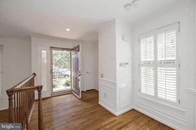 10718 Brewer House Rd, Rockville, MD 20852 - photo 2