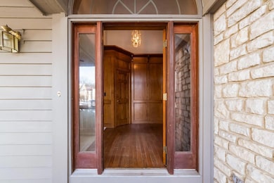 1307 Lakeside Ct, Worthington, OH 43085 - photo 6