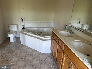12737 York Mill Ln, Clarksburg, MD 20871 - photo 7
