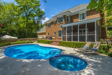 Pool/hot tub