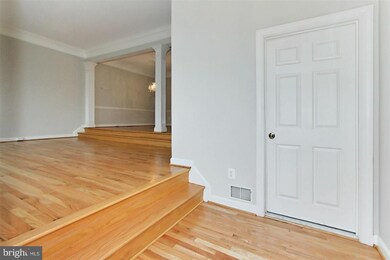 8020 Kidwell Ct, Vienna, VA 22182 - photo 3