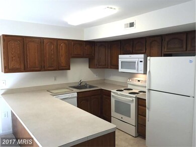 247 Finchingfield Ct, Sterling, VA 20165 - photo 2