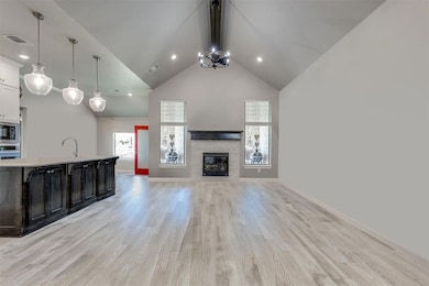 1624 NE 32nd St, Moore, OK 73160 - photo 3