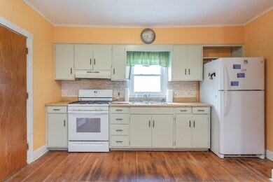 88 Howe St, Fall River, MA 02724 - photo 4