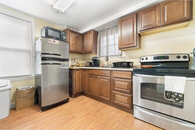 8 Lathrop St, Salem, MA 01970 - photo 4