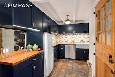 119 E 10th St unit GARDEN, New York, NY 10003 - photo 3