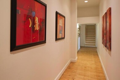 atrium_202_furnished_01