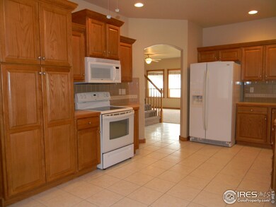Kitchen w/lots of storage