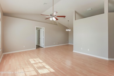 017-photo-living-room-12106066