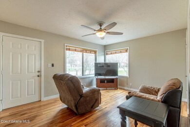 10_Living Room