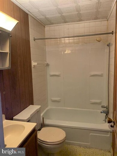 5 S Jardin St unit 4, Shenandoah, PA 17976 - photo 5