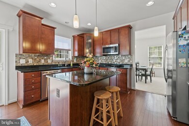 12833 Glen Forest Ct, Manassas, VA 20112 - photo 5