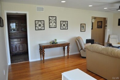 6051 Shepherd Hills Ave, Allentown, PA 18106 - photo 4