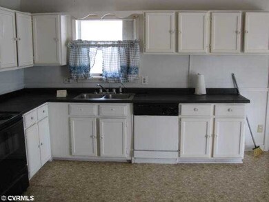 Kitchen - EAT-IN-KITCHEN