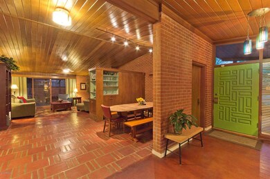 foyer dining to living