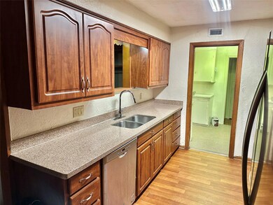 1413 S Lindsay St, Gainesville, TX 76240 - photo 5