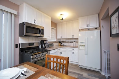 15 Redwood Loop unit 326, Staten Island, NY 10309 - photo 6