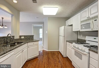 3012 Hunting Ridge Dr, Owings Mills, MD 21117 - photo 7